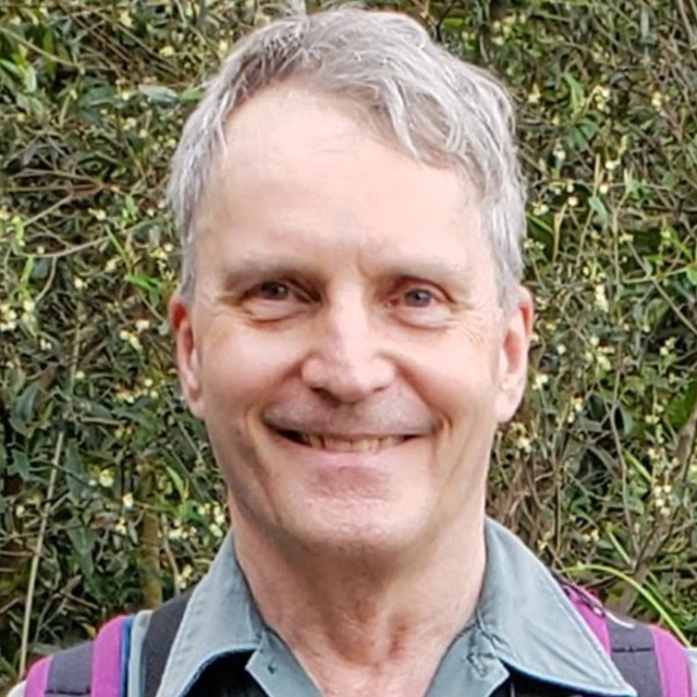 Porträtfoto von Daniel Burckhardt